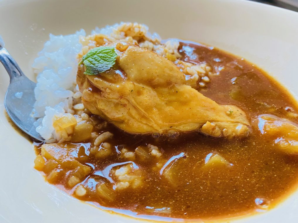 食欲の秋に 骨付きとりじんカレー とりじん唐揚げ ジンギスカンと天然ジビエ 肉のスズキヤ